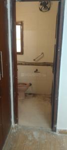 Bathroom Image of 1550 Sq.ft 3 BHK Apartment / Flat for rent in Alaknanda New Delhi for Rs. 70000