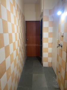 Bathroom Image of 1000 Sq.ft 2 BHK Apartment / Flat for rent in Devi Prasad Green Park CHS, Airoli Navi Mumbai for Rs. 40000