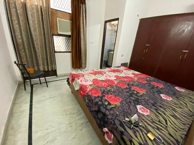 Bedroom Image of 900 Sq.ft 2 BHK Builder Floor for rent in Subhash Nagar New Delhi for Rs. 28000