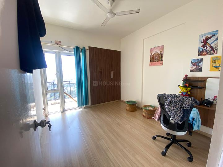 DLF Capital Greens Main Image 1