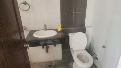 Image of 1120 Sq.ft 2 BHK Apartment / Flat for rent in Paramount Mapple, Crossings Republik, Ghaziabad for Rs. 17000