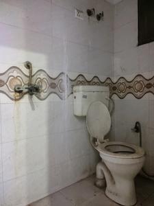 Common Bathroom Image of 550 Sq.ft 1 BHK Apartment / Flat for sale in Sector 73 Noida for Rs. 2140000