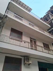 Building Image of 1000 Sq.ft 1 RK Apartment / Flat for rent in Sector 104 Noida for Rs. 16000