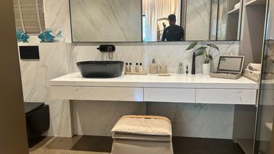Bathroom Image of 1500 Sq.ft 3 BHK Apartment / Flat for sale in Nahar Chandi Valley Phase I, Powai Mumbai for Rs. 37000000