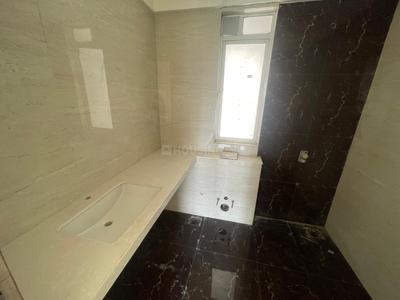 Bathroom Image of 895 Sq.ft 2.5 BHK Apartment / Flat for sale in Andheri West Mumbai for Rs. 29000000