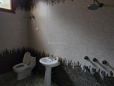 Bathroom Image of 1100 Sq.ft 2 BHK Villa for rent in Sector 2 Faridabad for Rs. 15000