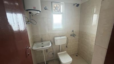 Bathroom Image of 1090 Sq.ft 3 BHK Apartment / Flat for rent in ROF Amaltas, Sector 92 Gurgaon for Rs. 20000