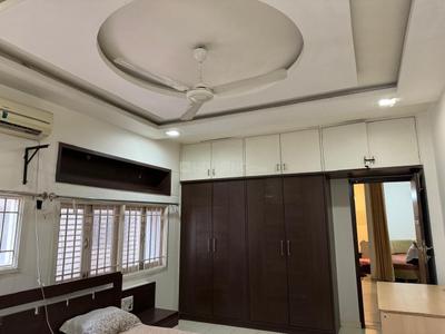Bedroom Image of 2600 Sq.ft 3 BHK Apartment / Flat for sale in Bodakdev Ahmedabad for Rs. 18000000