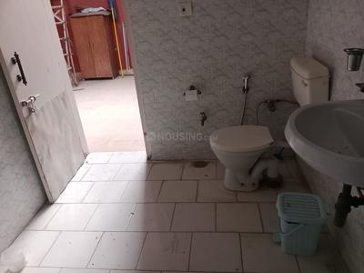 Bathroom Image of 1100 Sq.ft 2 BHK Builder Floor for rent in Safdarjung Development Area New Delhi for Rs. 70000