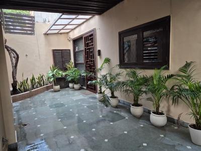 Balcony Image of 1500 Sq.ft 3 BHK Builder Floor for sale in Green Park New Delhi for Rs. 39500000