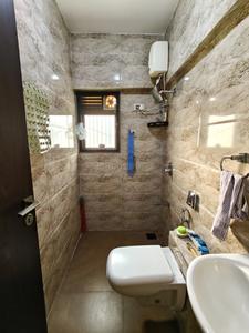 Bathroom Image of 850 Sq.ft 2 BHK Apartment / Flat for sale in Dadar East Mumbai for Rs. 35500000