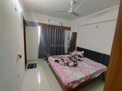 Bedroom Image of 1700 Sq.ft 3 BHK Apartment / Flat for rent in Motherland Magnate Lavish, Vaishno Devi Circle Ahmedabad for Rs. 40000