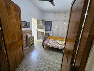 Bedroom Image of 1600 Sq.ft 3 BHK Apartment / Flat for sale in Arun Vihar, Sector 37 Noida for Rs. 24000000