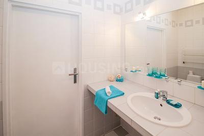 Bathroom Image of 7900 Sq.ft 10 BHK Apartment / Flat for sale in Juhu Mumbai for Rs. 410000000