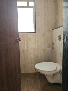 Common Bathroom One Image of 650 Sq.ft 1.5 BHK Apartment / Flat for rent in VTP Purvanchal, Kesnand Pune for Rs. 15500