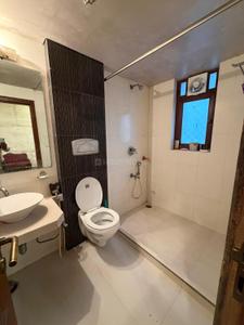 Image of 1600 Sq.ft 2 BHK Apartment / Flat for rent in Colaba, Mumbai for Rs. 225000
