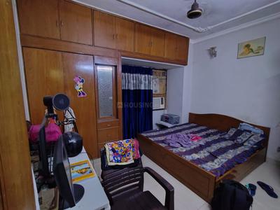 Bedroom Image of 300 Sq.ft 1 RK Apartment / Flat for rent in Himalaya Apartments, Patparganj New Delhi for Rs. 14000
