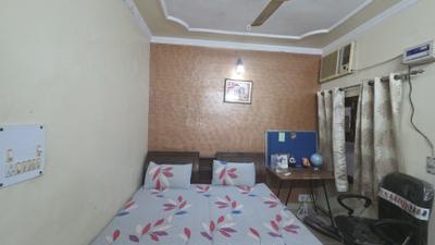 Bedroom Image of 650 Sq.ft 2 BHK Apartment / Flat for rent in Pitampura New Delhi for Rs. 32000