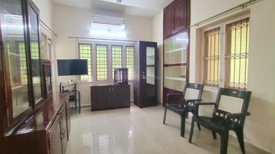 Hall Image of 1200 Sq.ft 2 BHK Independent House for rent in Vyttila Kochi for Rs. 32000