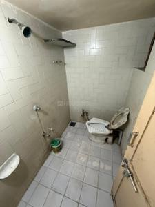 Bathroom Image of 1215 Sq.ft 2 BHK Apartment / Flat for rent in Paldi Ahmedabad for Rs. 22000