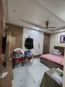 Bedroom Image of 1350 Sq.ft 3 BHK Builder Floor for sale in Ramesh Nagar New Delhi for Rs. 15500000