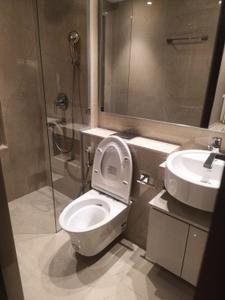Bathroom Image of 755 Sq.ft 2 BHK Apartment / Flat for sale in Hiranandani Highland A B C D And E Wing, Powai Mumbai for Rs. 30000000