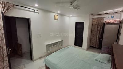 Bedroom Image of 2000 Sq.ft 4 BHK Duplex for rent in DDA Sector C Pocket 9, Vasant Kunj New Delhi for Rs. 120000