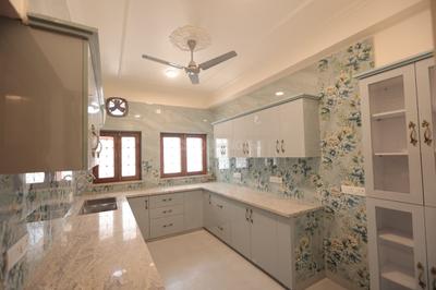 Kitchen Image of 13500 Sq.ft 10 BHK Independent House for rent in New Friends Colony New Delhi for Rs. 800000