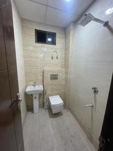 Bathroom Image of 1450 Sq.ft 3 BHK Apartment / Flat for sale in Super Avenue Apartment, Sector 73 Noida for Rs. 4951000