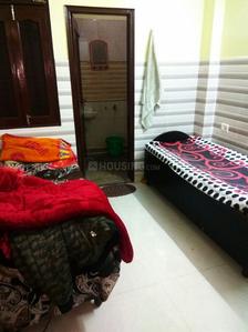 Bedroom Image of 3 star pg in Shakarpur Khas, New Delhi