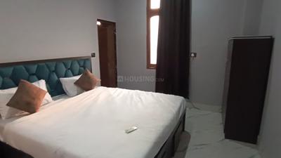 Bedroom Image of 1000 Sq.ft 2 BHK Apartment / Flat for rent in Sunderpur Varanasi for Rs. 28000
