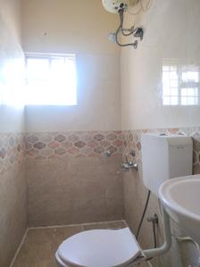 Common Bathroom Image of 800 Sq.ft 2 BHK Apartment / Flat for rent in Rayasandra Bengaluru for Rs. 16500