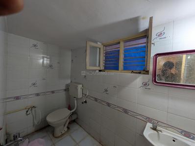 Bathroom Image of 600 Sq.ft 2 BHK Independent House for rent in Koramangala Bengaluru for Rs. 17000