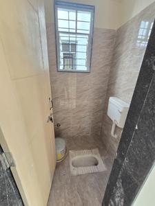 Bathroom Image of 650 Sq.ft 1 BHK Apartment / Flat for rent in Old Sangvi Pune for Rs. 16500