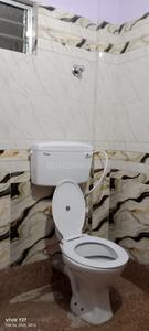Bathroom Image of 580 Sq.ft 1 BHK Apartment / Flat for rent in Bansdroni Kolkata for Rs. 12000