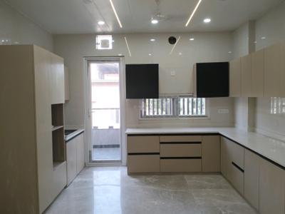Kitchen Image of 1800 Sq.ft 3 BHK Builder Floor for sale in Pitampura New Delhi for Rs. 40000000