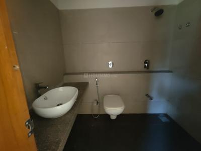 Bathroom Image of 3300 Sq.ft 4 BHK Apartment / Flat for sale in Vastrapur Ahmedabad for Rs. 36000000