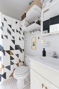 Bathroom Image of 1800 Sq.ft 3 BHK Apartment / Flat for sale in Juhu Mumbai for Rs. 55000000