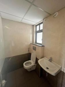 Bathroom Image of 900 Sq.ft 2 BHK Apartment / Flat for sale in Mahindra Happinest Tathawade, Tathawade Pune for Rs. 7500000