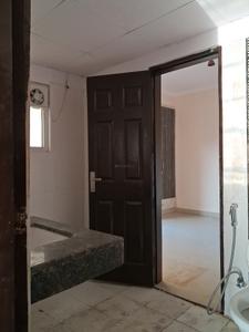 Common Bathroom Image of 1425 Sq.ft 3 BHK Apartment / Flat for sale in Paramount Floraville, Sector 137 Noida for Rs. 16400000