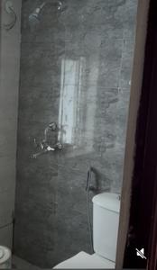 Bathroom Image of 865 Sq.ft 2 BHK Apartment / Flat for sale in Amrapali Dream Valley 2, Noida Extension Greater Noida for Rs. 8000000