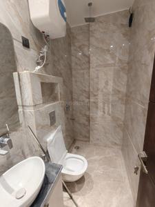 Bathroom Image of 1125 Sq.ft 3 BHK Independent House for rent in Vikaspuri Luxury Homes, Vikaspuri New Delhi for Rs. 42500