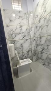 Bathroom Image of 1000 Sq.ft 2 BHK Builder Floor for rent in Sudama Nagar Indore for Rs. 16000