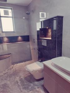 Bathroom Image of 2250 Sq.ft 3 BHK Builder Floor for sale in BPTP Amstoria , Sector 102 Gurgaon for Rs. 37800000