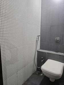 Common Bathroom One Image of 679 Sq.ft 1.5 BHK Apartment / Flat for sale in Majestique Palm Atlantis, Wagholi Pune for Rs. 3851000