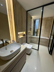 Bathroom Image of 2132 Sq.ft 4 BHK Apartment / Flat for sale in Juhu Mumbai for Rs. 125000000