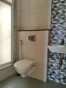 Common Bathroom Image of 700 Sq.ft 2 BHK Apartment / Flat for sale in Rustomjee La Familia, Thane West Thane for Rs. 13600000