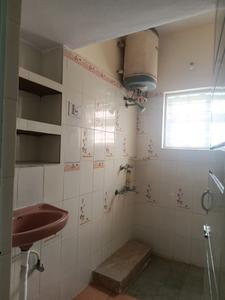 Common Bathroom Image of 1200 Sq.ft 2 BHK Builder Floor for rent in Malleswaram Bengaluru for Rs. 24500