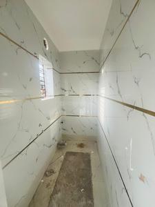 Bathroom Image of 850 Sq.ft 2 BHK Apartment / Flat for sale in Behala Kolkata for Rs. 4200000