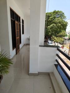 Balcony Image of 1150 Sq.ft 2 BHK Builder Floor for rent in Chandralok Lucknow for Rs. 18000